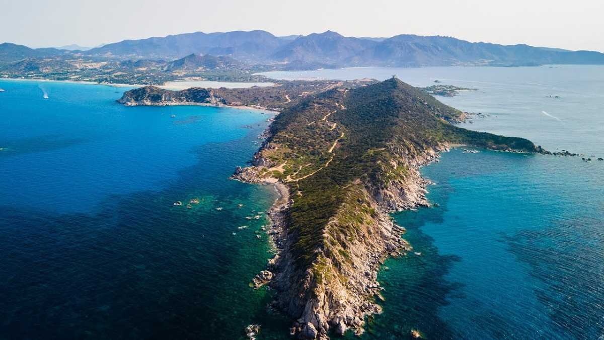 Come raggiungere Capo Carbonara da Villasimius: tragitti e consigli utili